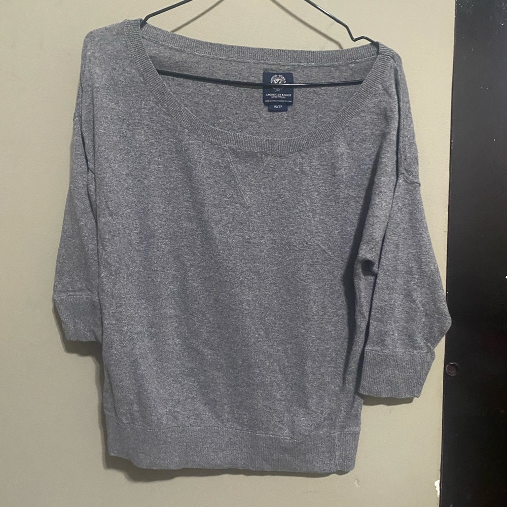 AMERICAN EAGLE- GREY SWEATSHIRT